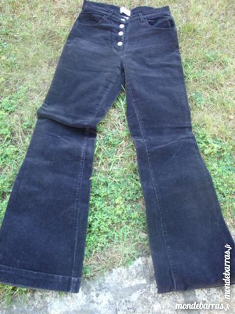 Pantalon noir en velours mille raies 3 Nimes (30)