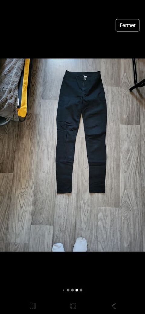 Vtements taille S femme 30 Manosque (04)