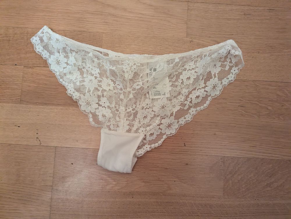 Lot de 4 culottes en dentelle Vêtements