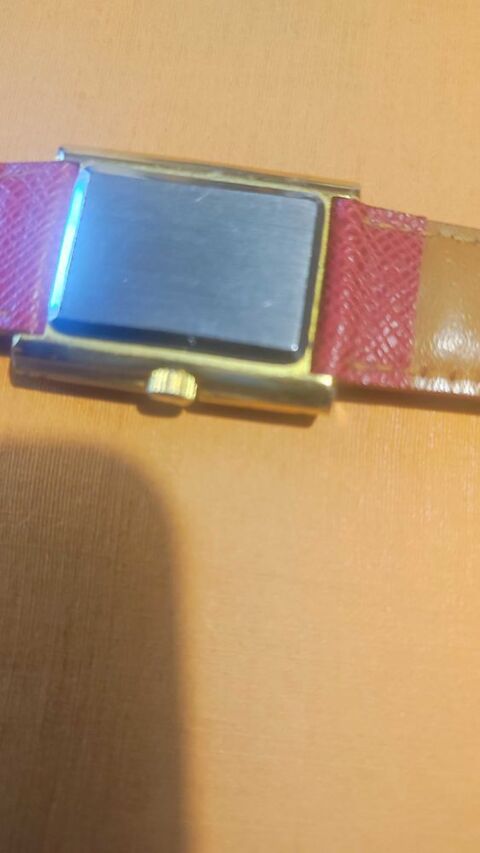 Montre femme vintage à‰ric Chevillard. 69 Verneuil-sur-Seine (78)