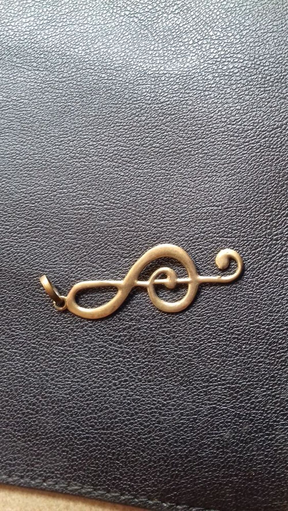 PENDENTIF en LAITON CLEF de SOL Bijoux et montres
