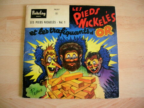 45 Tours LES PIEDS NICKELES ET LES TRAFIQUANTS D'OR  85 Nantes (44)