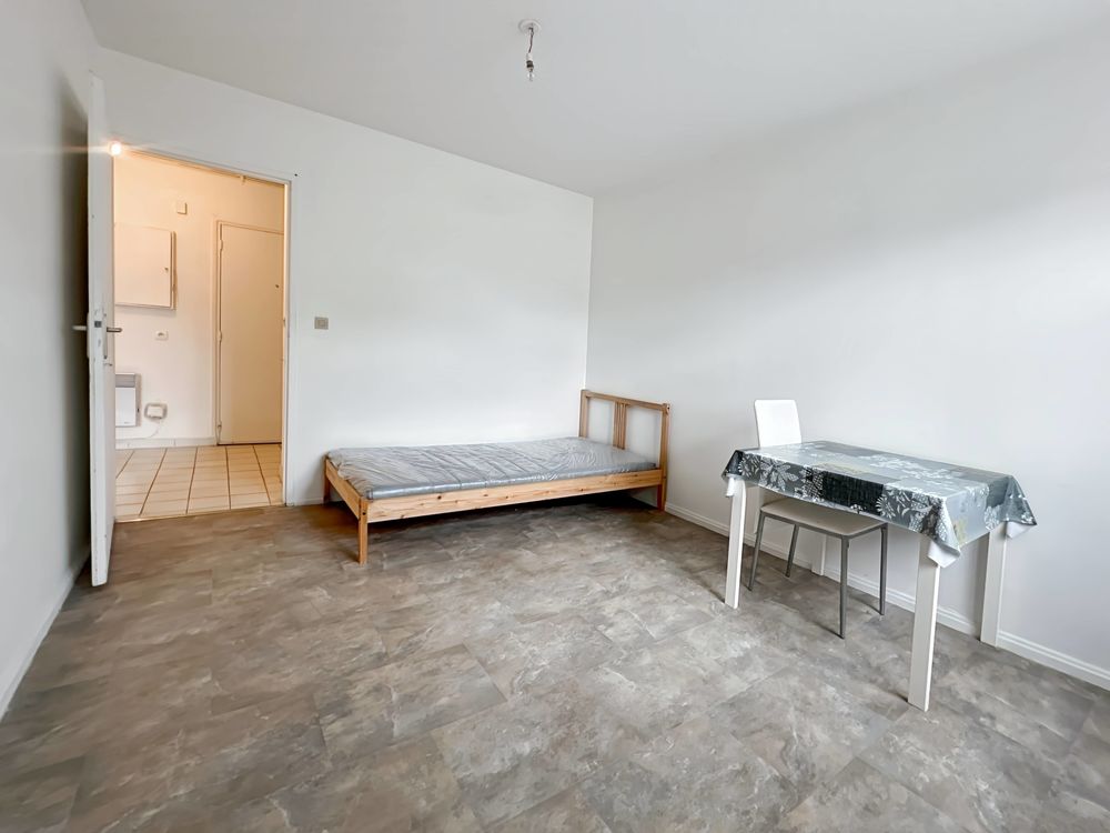 Location Appartement avec Parking ETUDIANTS ou autre Garant signe distance Lyon 6