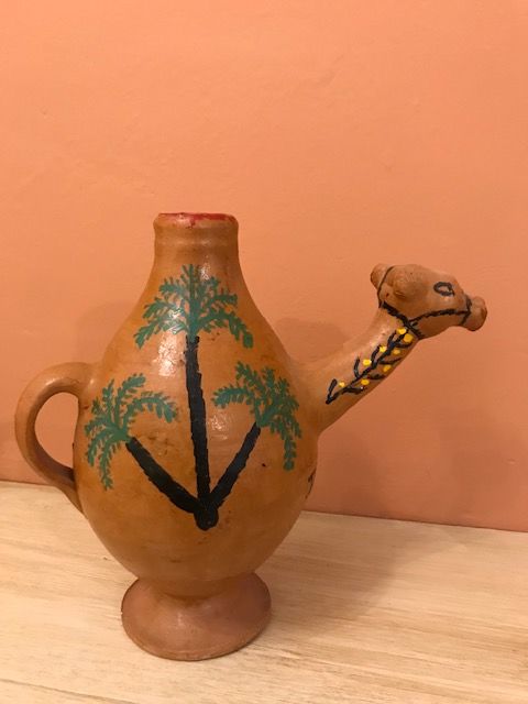 
Pichet Chameau Magique -  Djerba 15 Nice (06)