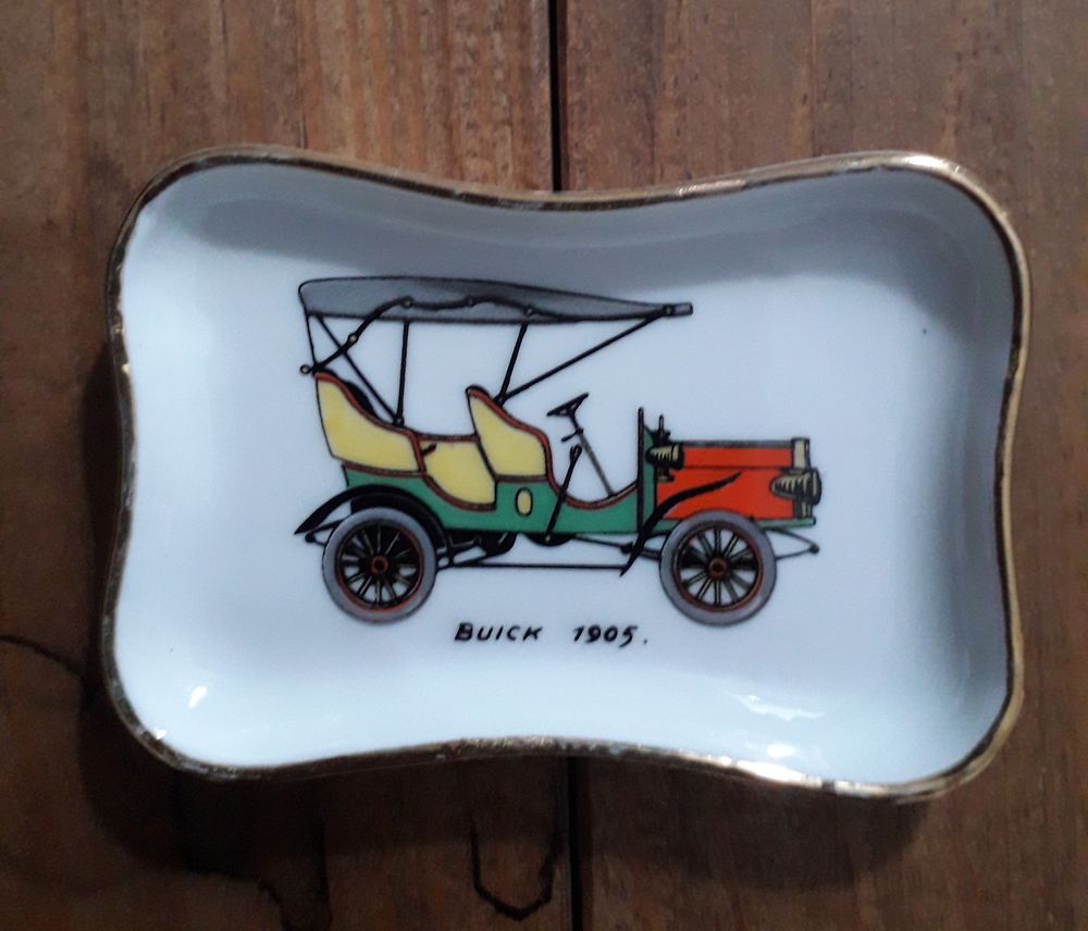 Lot de 2 cendriers porcelaine de Limoges : voitures Décoration