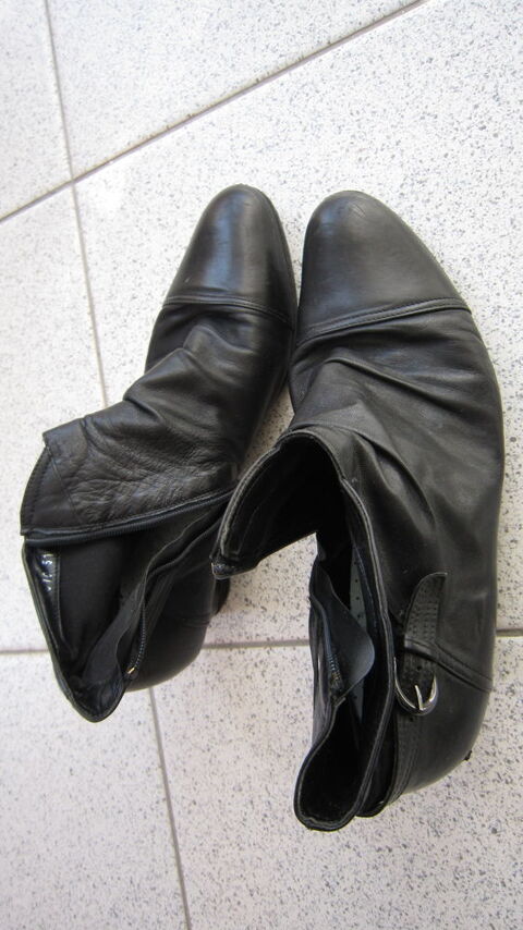 des paires de chaussures, bottines 1 Dijon (21)