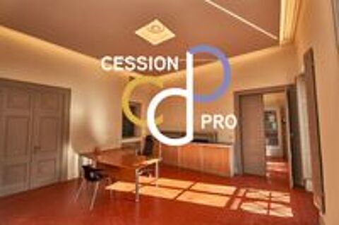   BUREAUX ET APPARTEMENT D'EXCEPTION A CEDER SUR LE BOULEVARD VICTOR HUGO A NIMES ! 