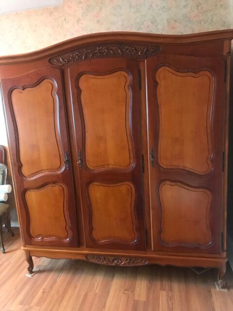 ARMOIRE en MERISIER 850 Angers (49)