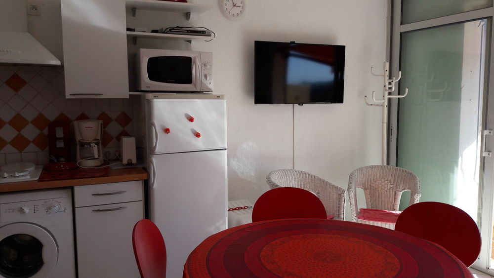   ,St Pierre la mer (11 Appartement T3  , bord de plage +parkg Vacances  / Offres de location 