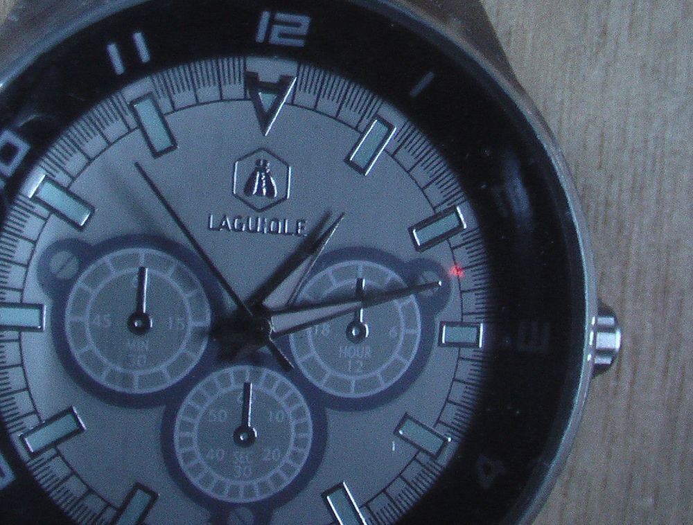 montre LAGUIOLE /
Bijoux et montres