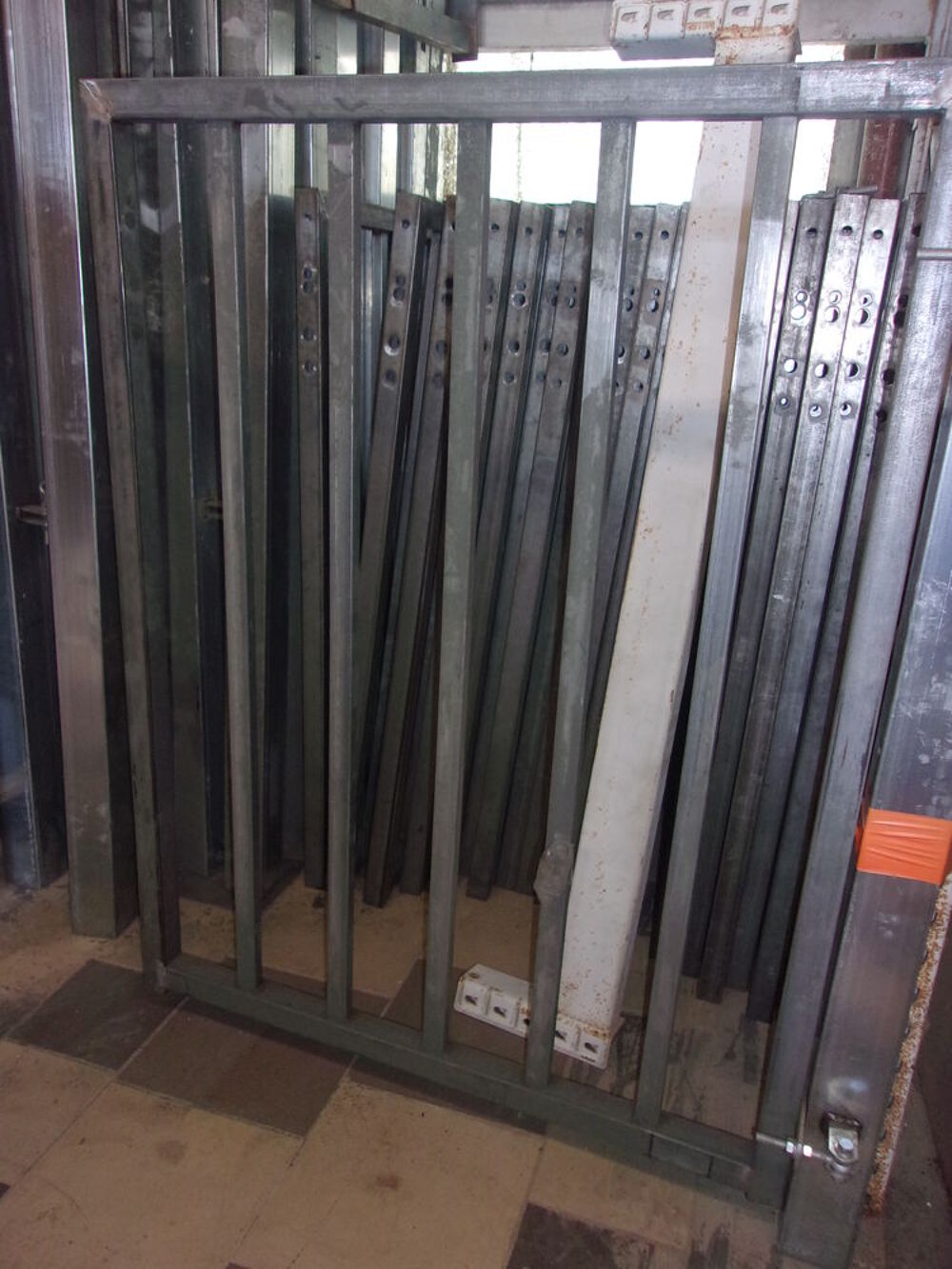 PORTILLON pour Cl&ocirc;ture 2 tailles PETIT (avec barreaux) ou GRAND (grillag&eacute;) Bricolage