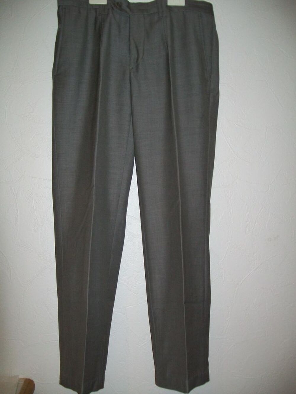 pantalon gris chin&eacute; Devred taille 38 Vtements