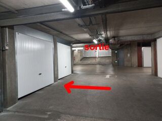  Parking / Garage � louer 15 m� Le pradet