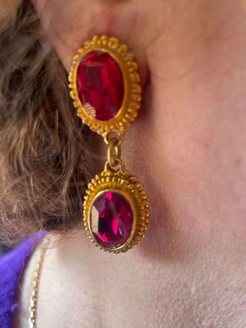 BO Clip pendante ovale perl&eacute;e Dor&eacute;e /strass Rouge/Fuchsia Bijoux et montres