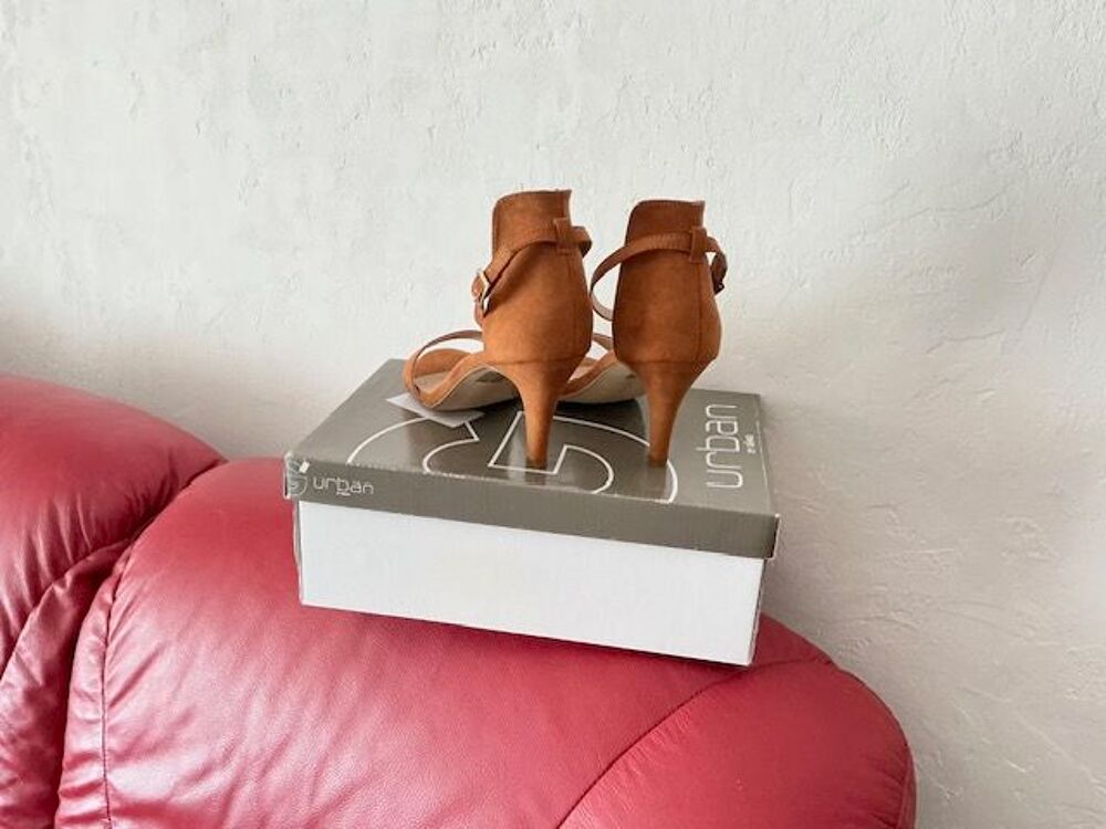 ESCARPINS NEUF P41 Chaussures