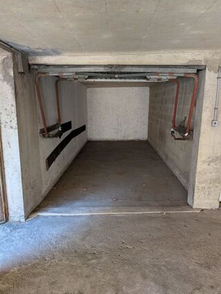  Parking / Garage � louer 13 m� Saint-germain-en-laye