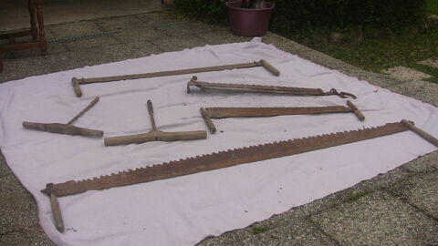 vieux outils  de 10 Belval-sous-Ch�tillon (51)