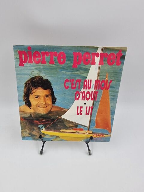 Vinyle 45 tours Pierre Perret : C'est au Mois d'Aout... 2 Vulbens (74)