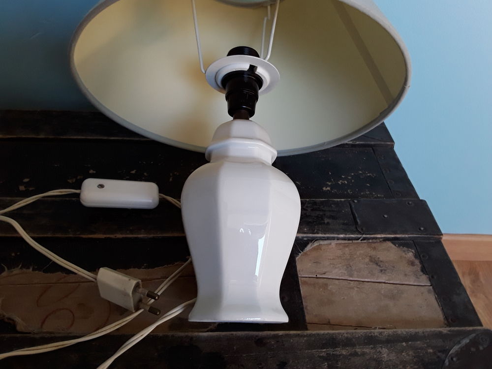 Lampe de bureau ou de chevet blanc et bleu Décoration