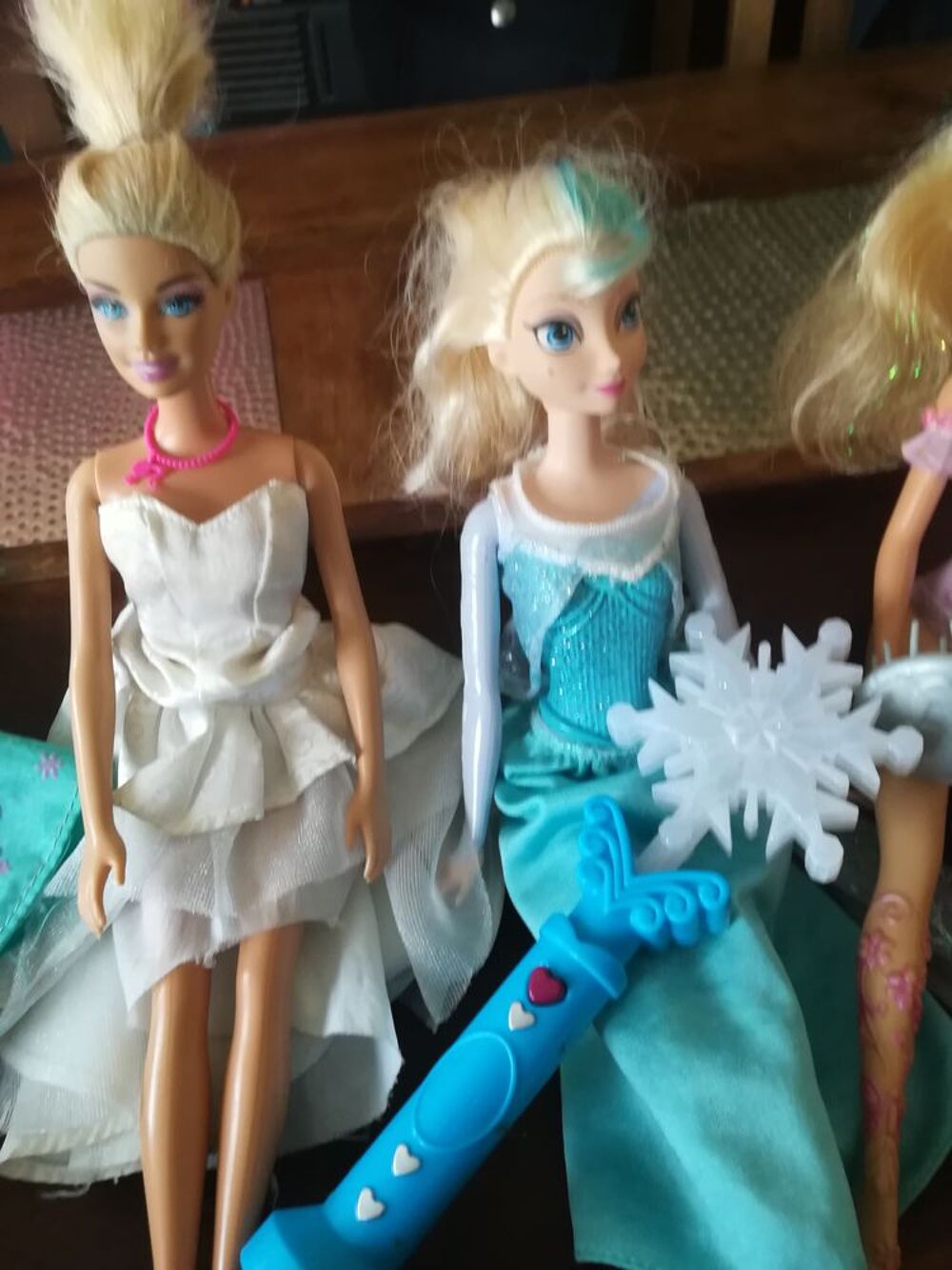 4 poup&eacute;es barbie Jeux / jouets