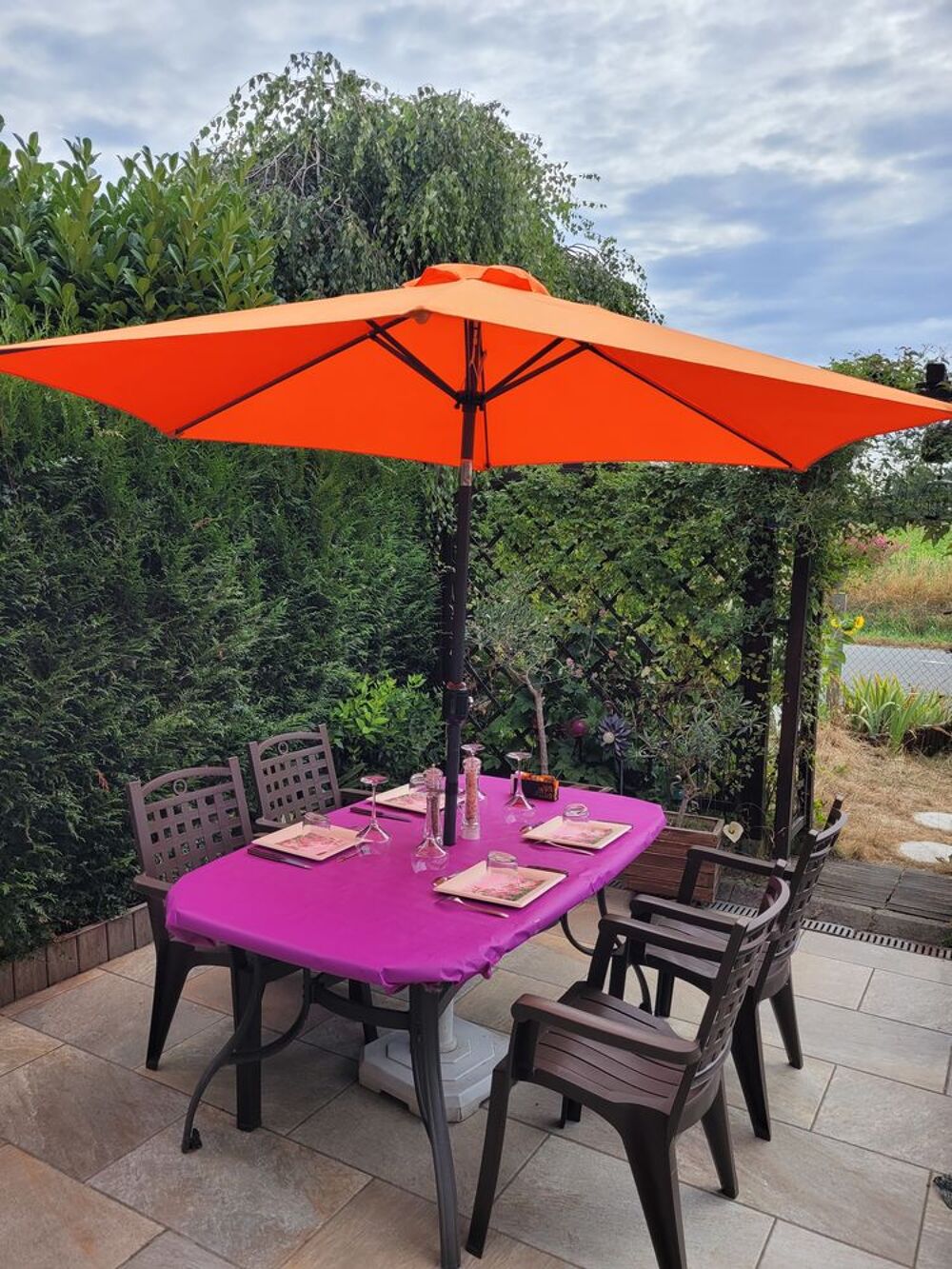 Salon de jardin complet Grosfillex - table extensible + 6 ch Jardin