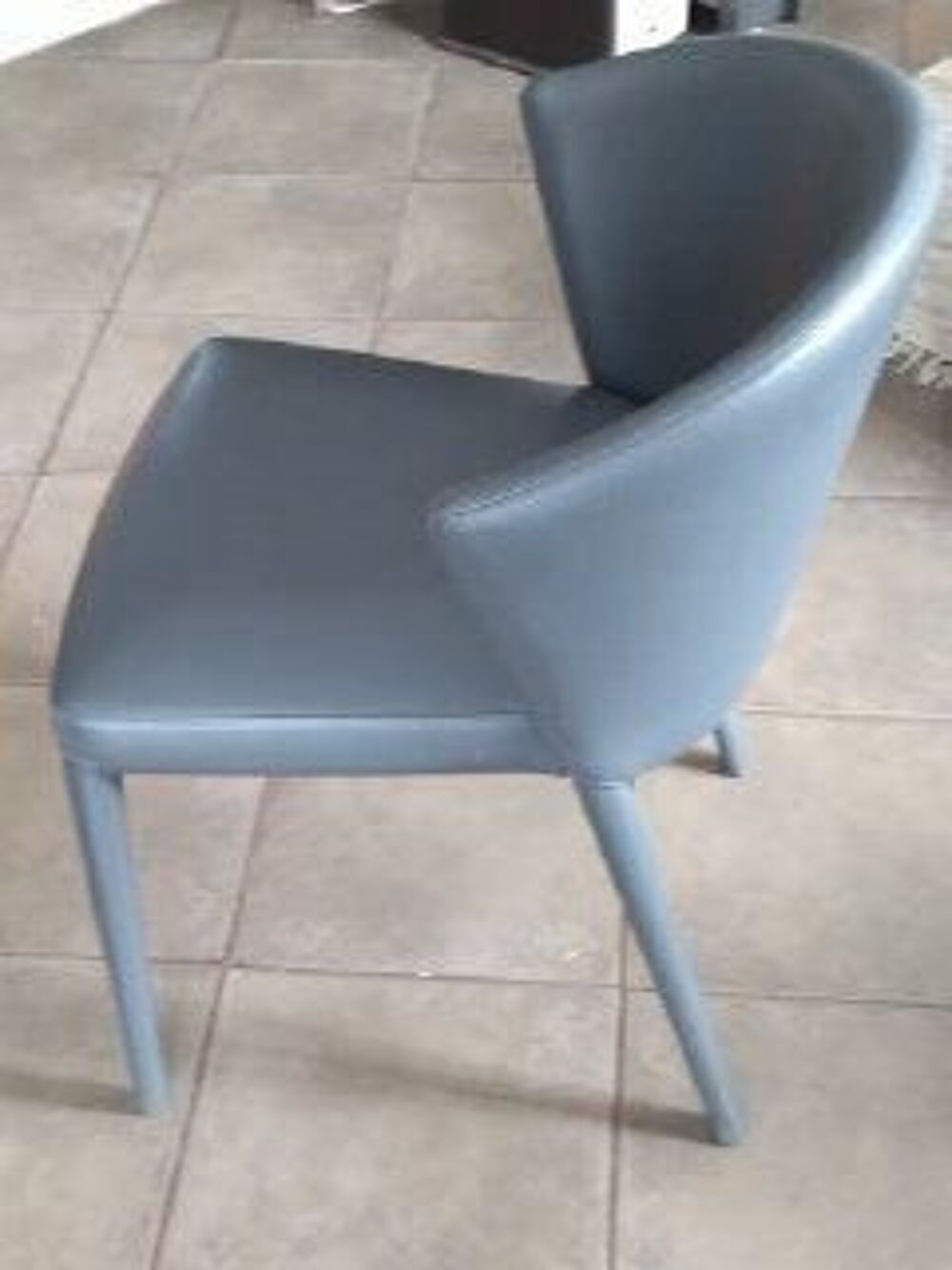 CHAISE REVETEMENT CUIR GRIGIO Meubles