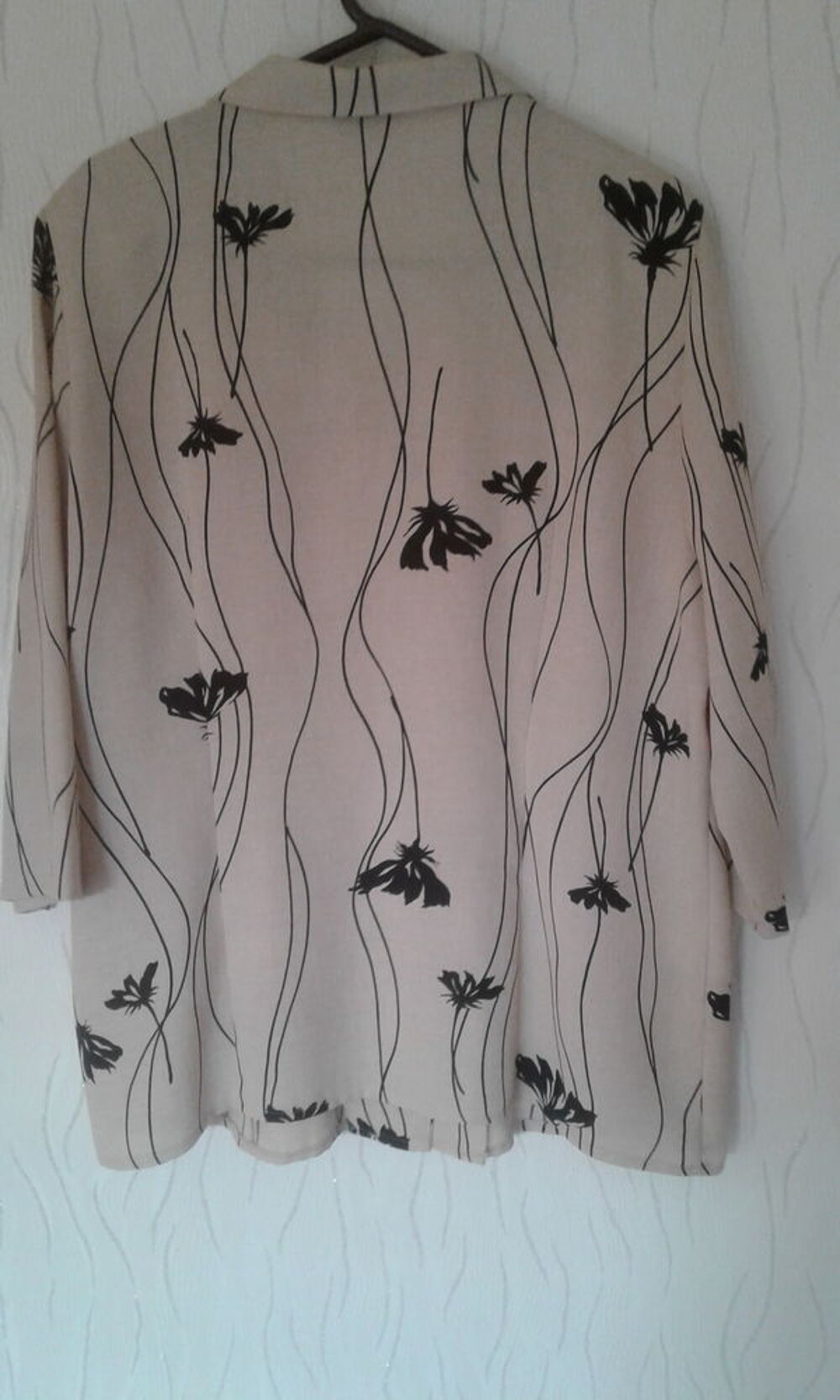 Veste l&eacute;g&egrave;re fleurie Canda Vêtements