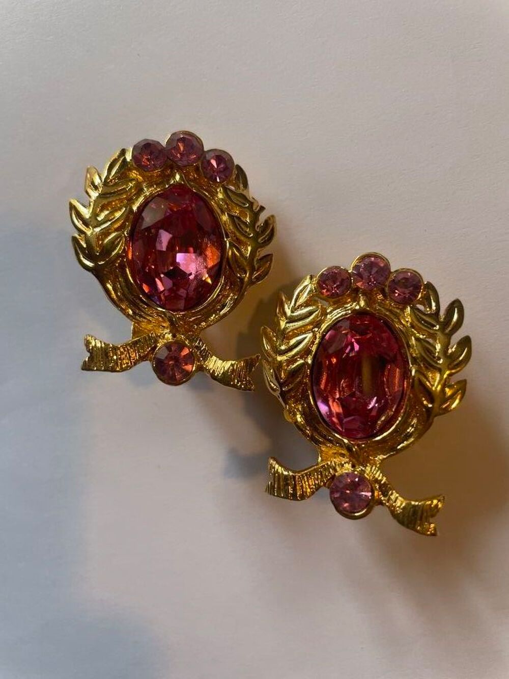 BO Boucles d'Oreilles laurier dor&eacute;e strass rose I.FRESSANGE Bijoux et montres