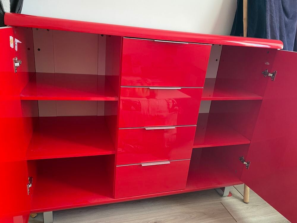 Meuble laqu&eacute; rouge Meubles