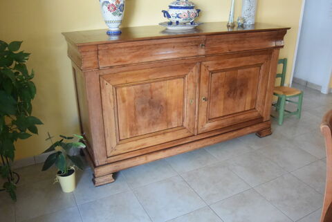 BAHUT MERISIER MASSIF EXCEPTIONNEL   PRIX D ACHAT 2637 EUROS 400 Castries (34)