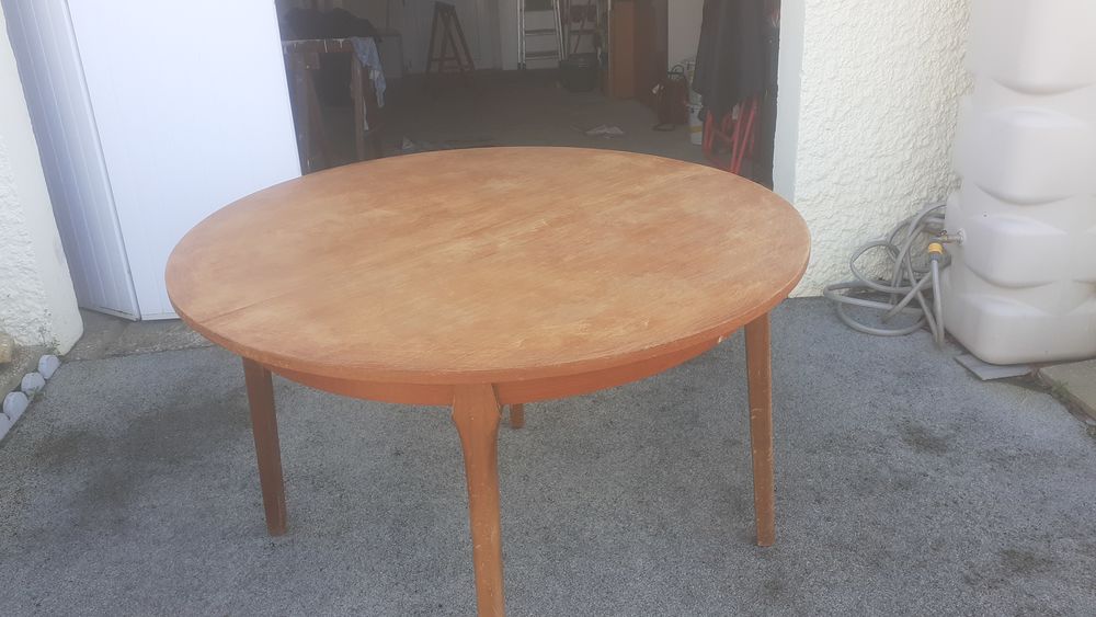 table ronde de 118cm de diametre Meubles