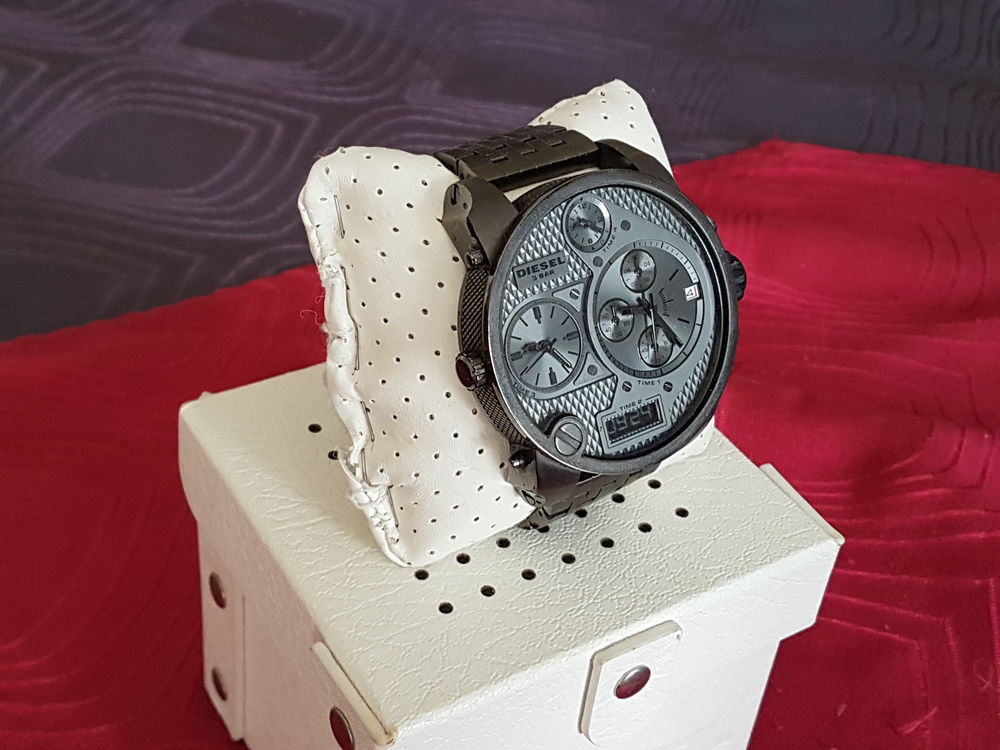 Montre diesel dz7247 2025