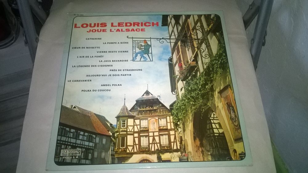 Vinyle LOUIS LEDRICH 
joue L'ALSACE
Excellent etat
Cather CD et vinyles