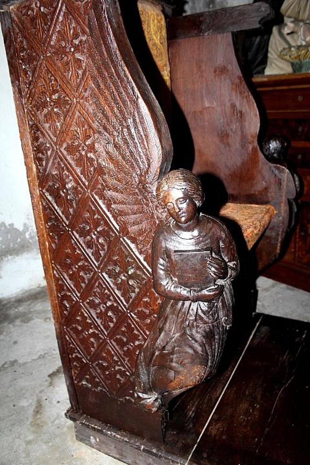 Rare banc n&eacute;ogothique avec acoudoirs sculpt&eacute;s Meubles