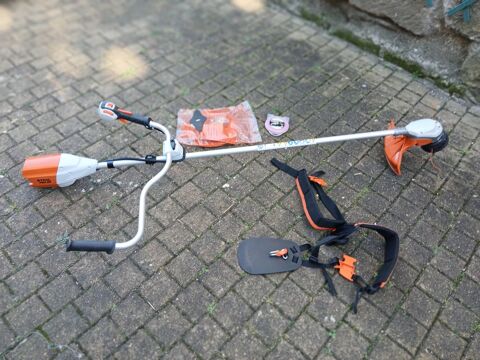 DEBROUISSAILLEUSE A BATTERIE 400 Saumur (49)