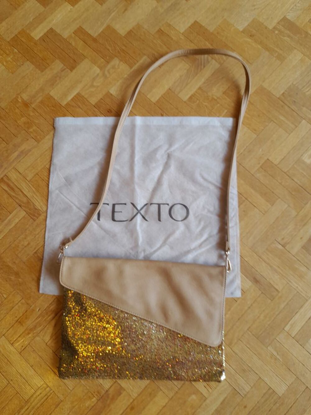 Sac pochette dor&eacute; Maroquinerie