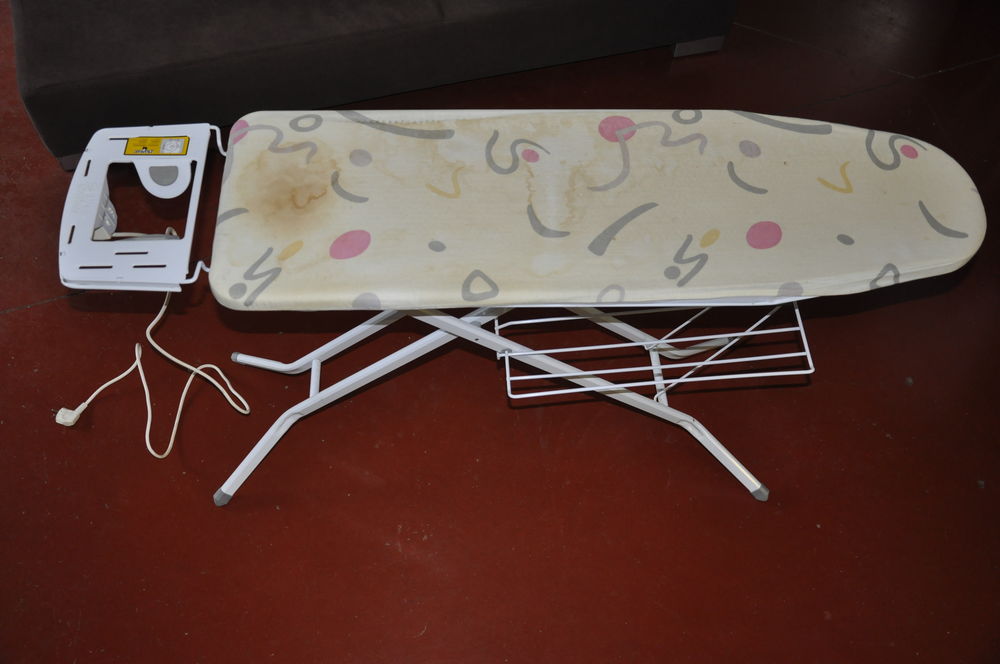 Table &agrave; repasser Meubles