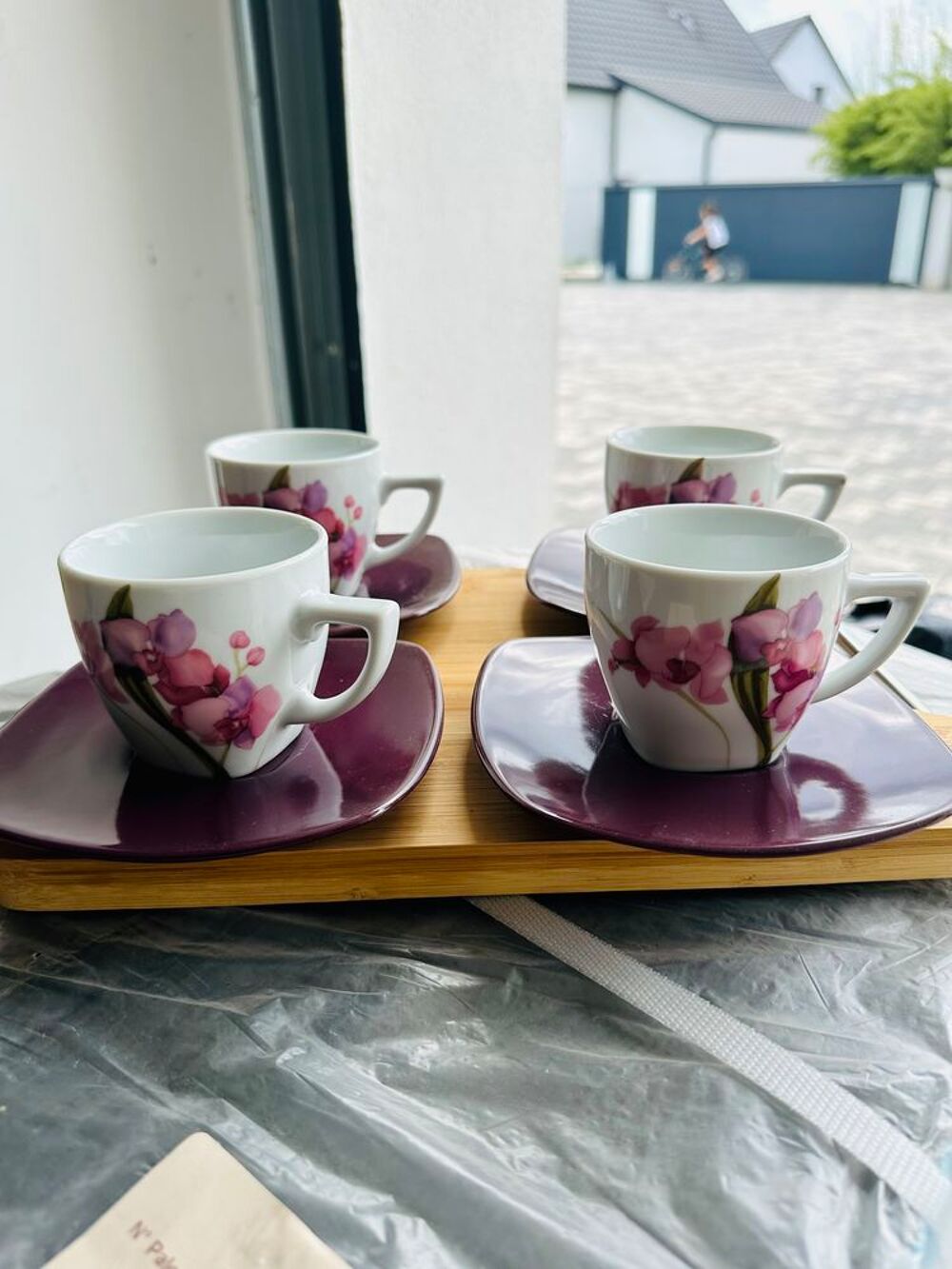 service &agrave; caf&eacute; Meubles