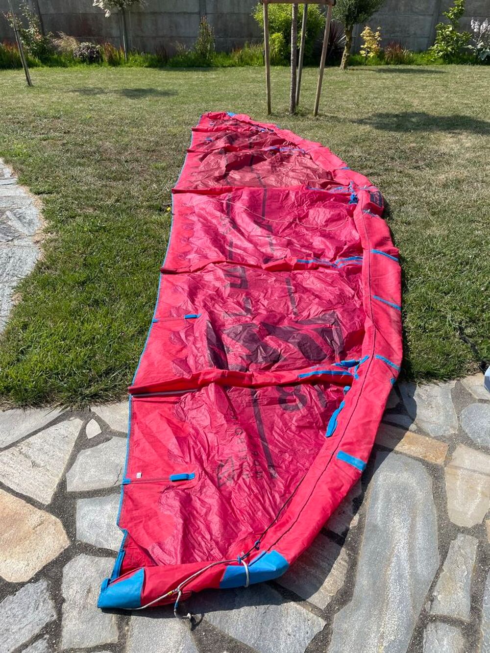 2 ailes de kite NORTH REBEL 8 et 11 m + la barre Sports