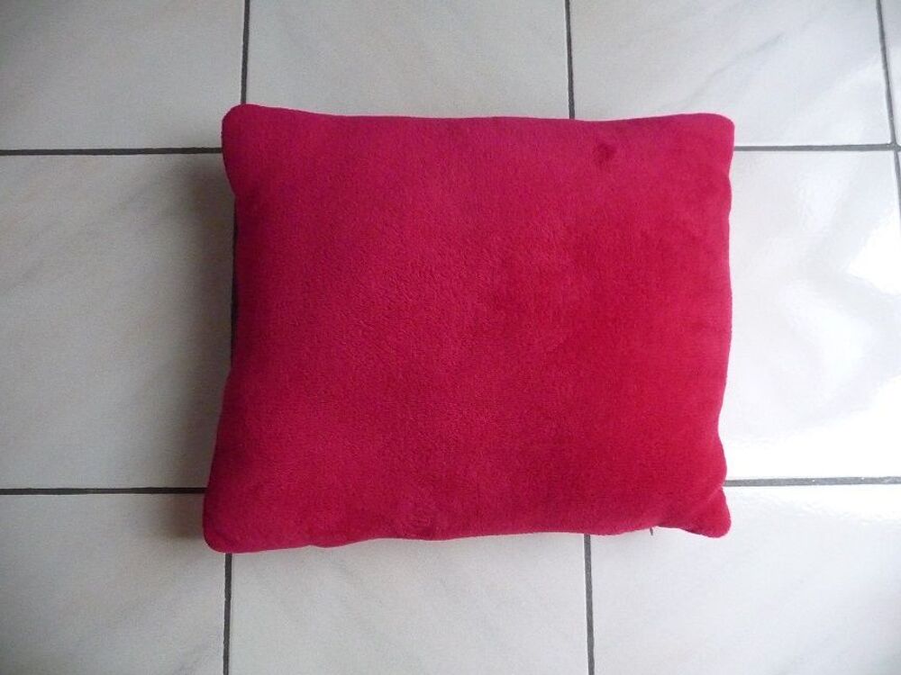 Coussin velours rose motif moustache - NEUF Décoration