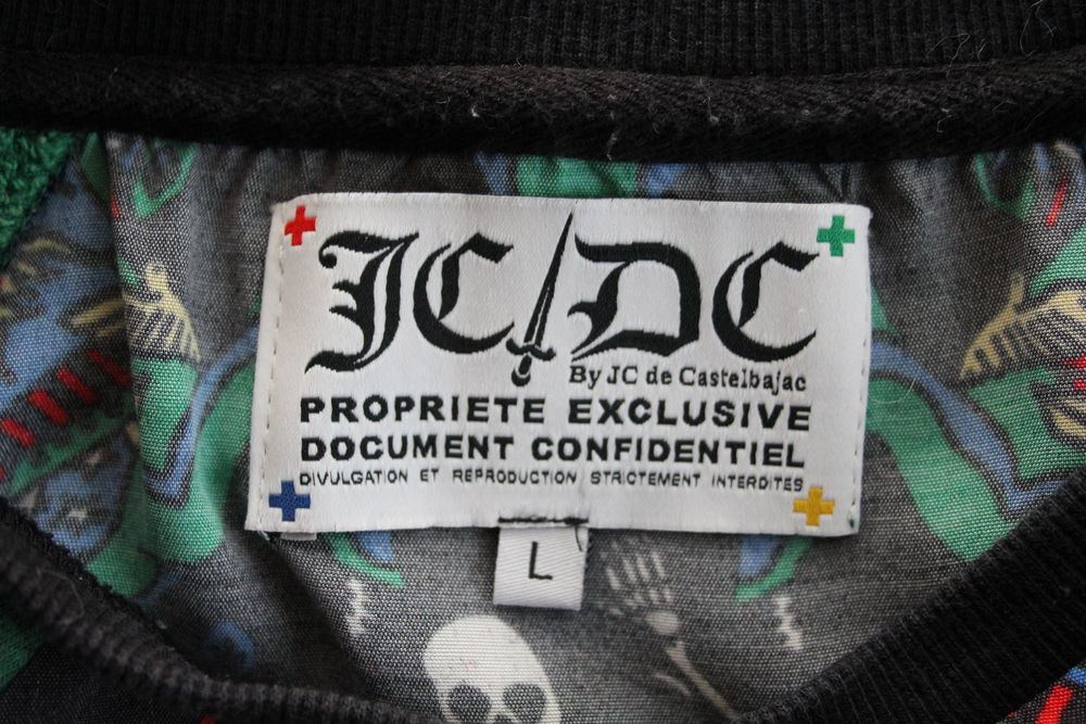 Sweatshirt JC DE CASTELBALJAC T.L ou 40/42 Fr
Vêtements