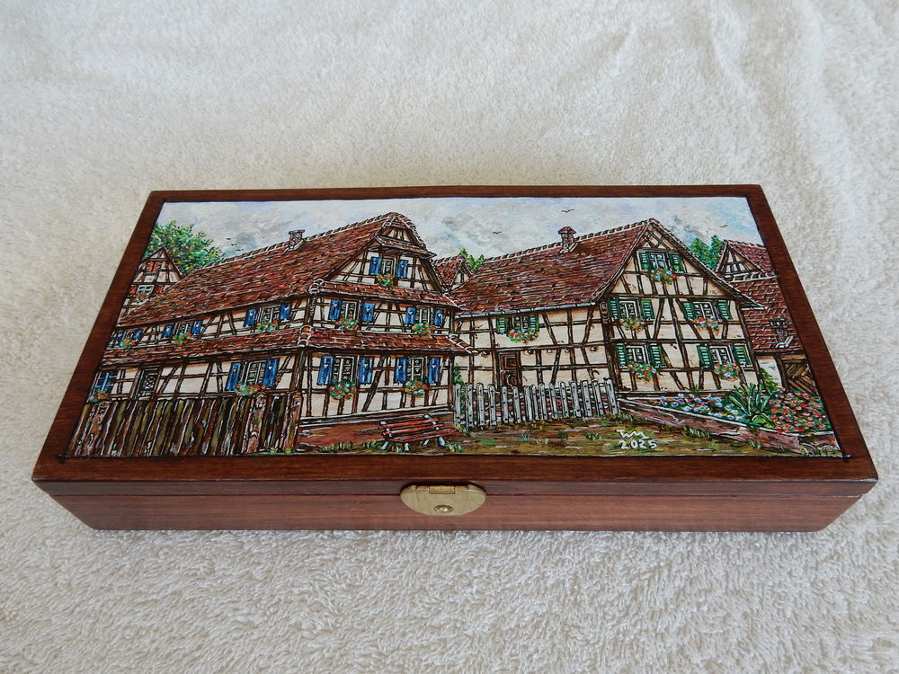 Peintre amateur : Boite en bois avec peinture alsacienne Décoration
