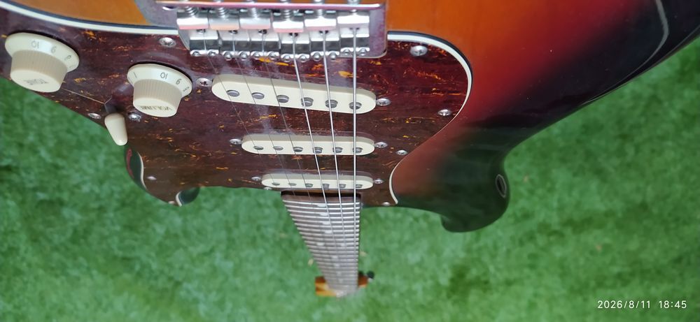 Statocaster / Squier Fender
Instruments de musique