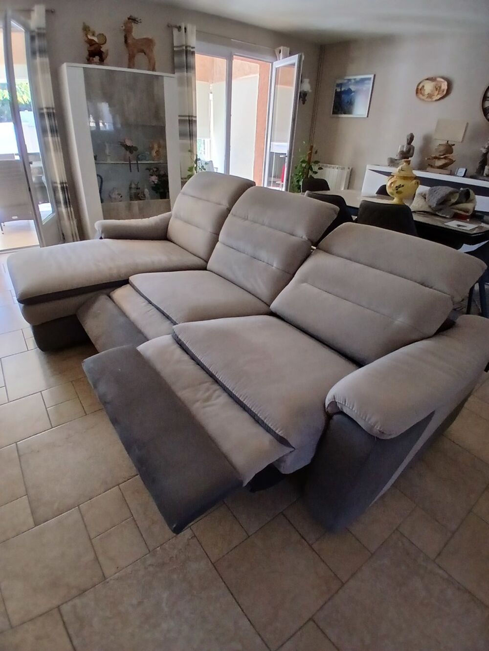 Canap&eacute; gris avec 2 places electriques et chaise longue Meubles