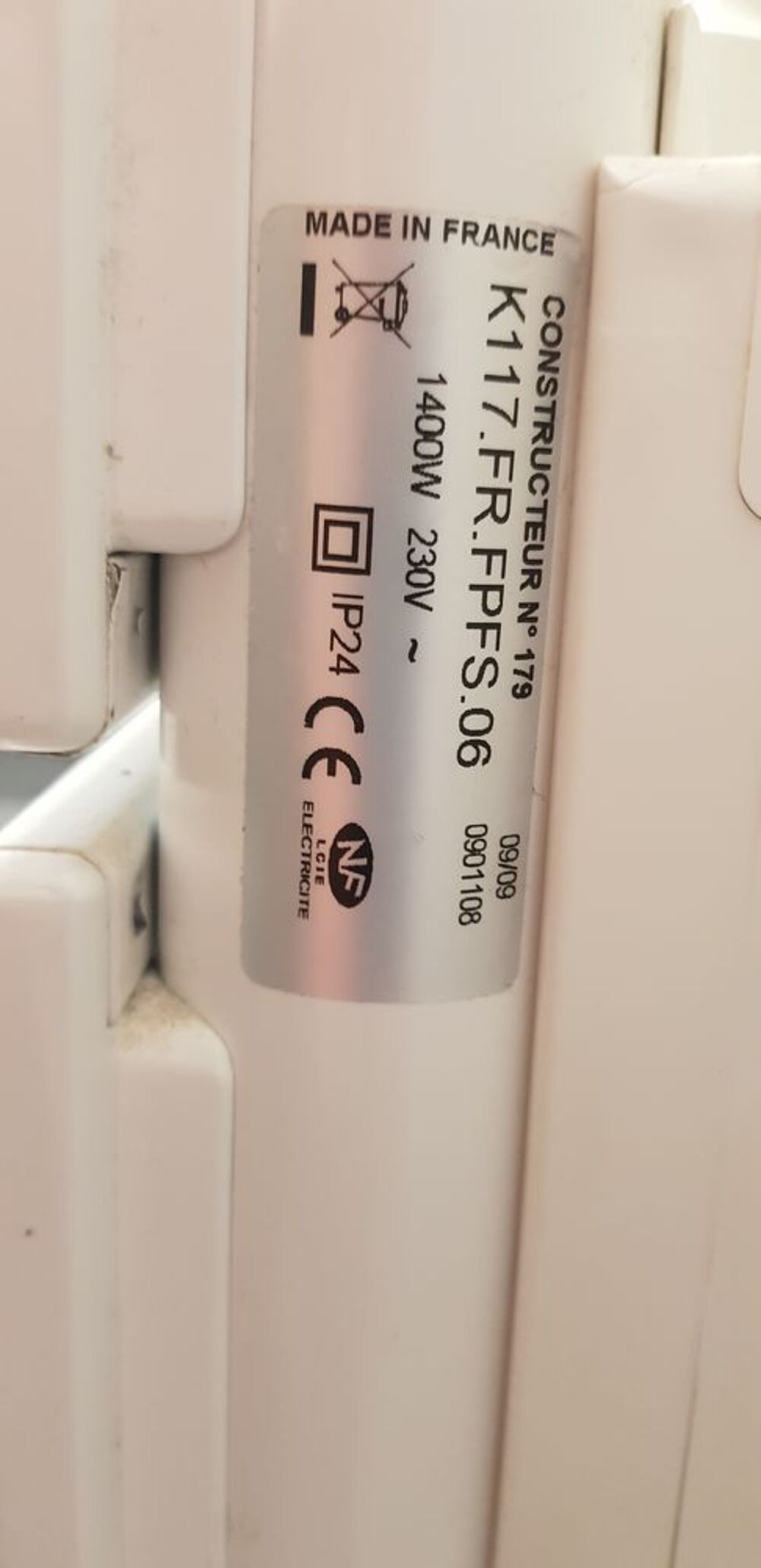 Radiateur s&egrave;che-serviette Noirot 1400w Electroménager
