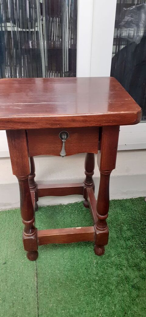 Table de chevet  bois massif 30 Viry-Châtillon (91)