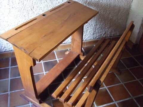 Bureau pupitre d'écolier ancien 60 Saales (67)