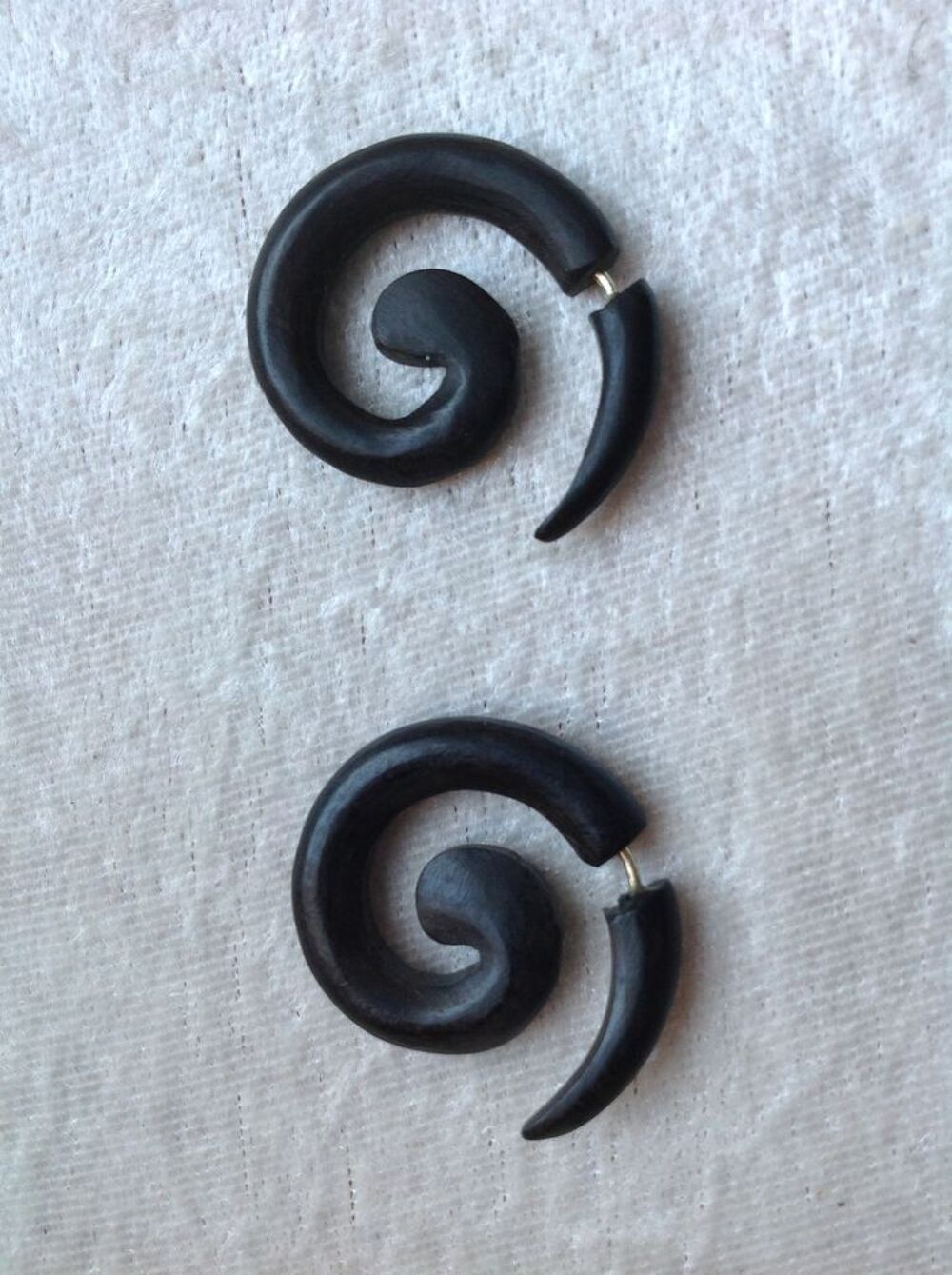 BOUCLES OREILLES FAUX PIERCING &Eacute;CARTEUR Envoi Possible
Bijoux et montres