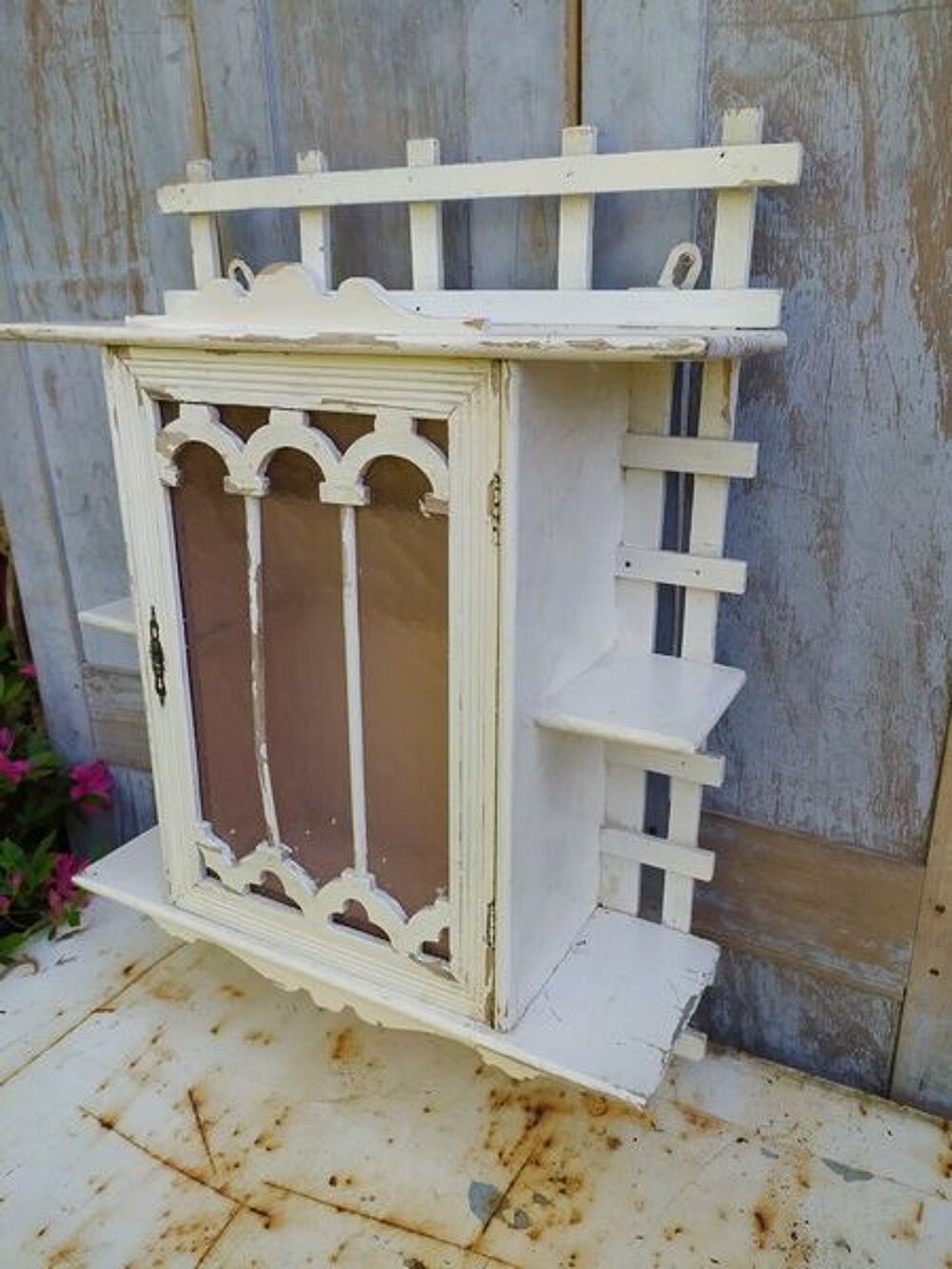 Armoire Murale Vitr&eacute;e Style Art Nouveau 
Meubles