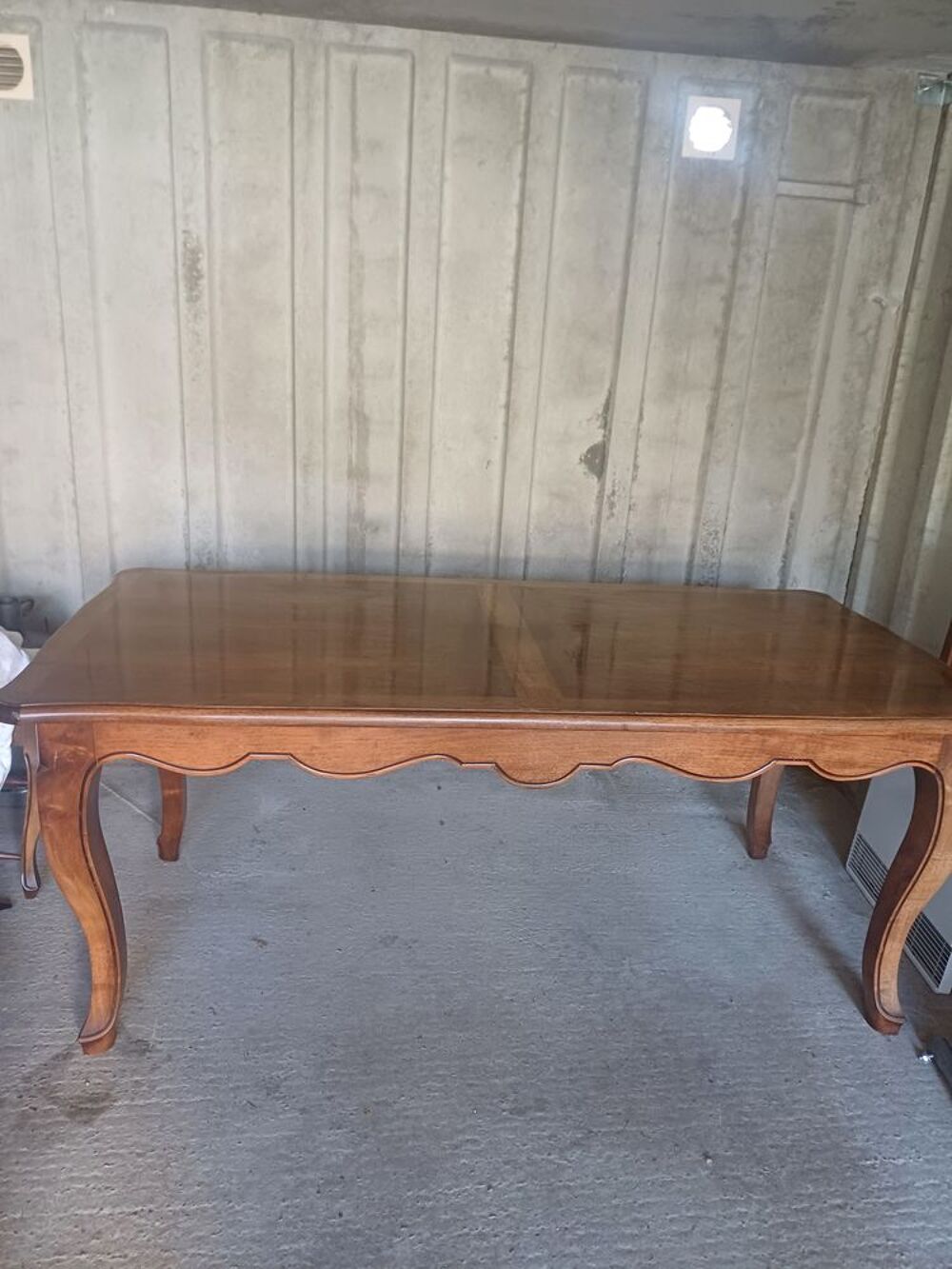 Table en noyer Meubles
